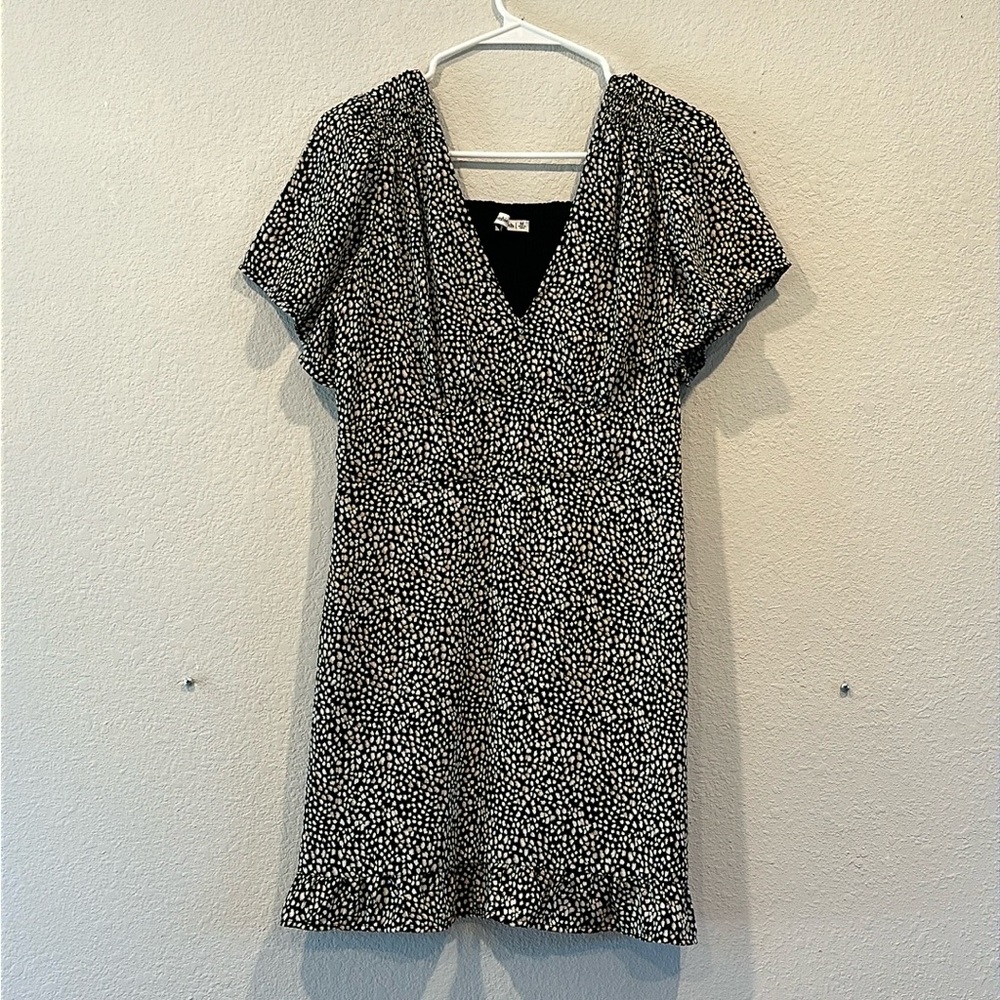 Abercrombie & Fitch Black and White Flutter Sleeve Mini Dress